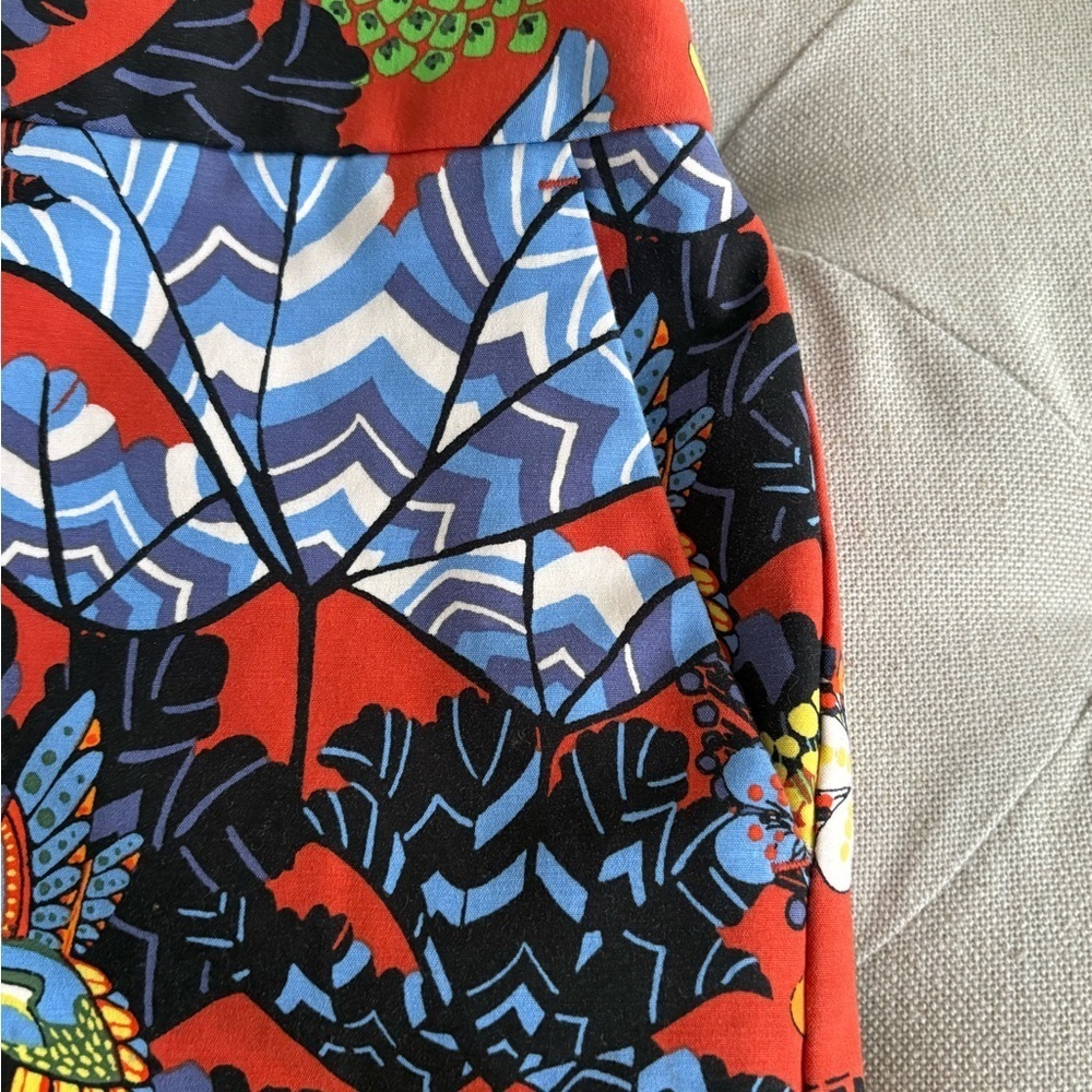 LOFT Vibrant Floral Women's Shorts Size 0 - Picture 6 of 6